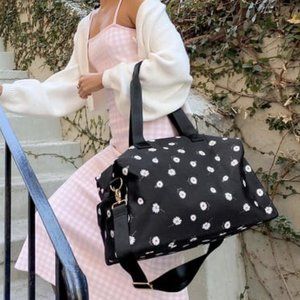 Alice + Olivia Daisy Print Overnight Weekend Duffle Travel Tote Bag Black NWT